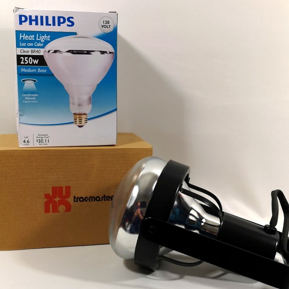Juno Trac Master Set of 4 and Set of 4 Philips Heat Light Bulbs 250W New in Box